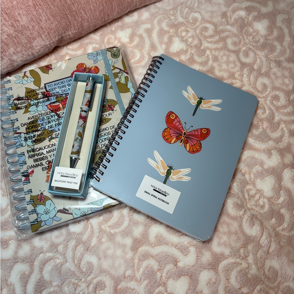 Vera Bradley 12 month Undated Agenda, Notebook and Pen Set in Abuzz NEW